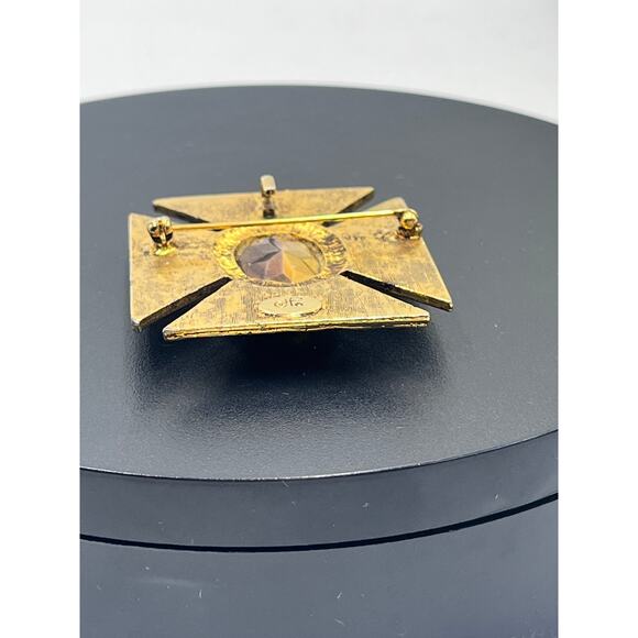 DIANE VON FURSTENBERG Vintage Goldtone Crystal Maltese Cross
Pendant Brooch - Picture 7 of 10